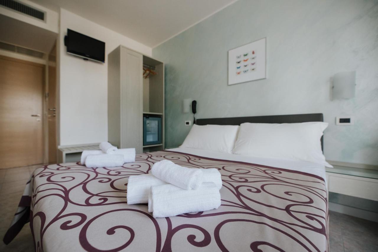 Hotel Gloria Lignano Sabbiadoro Exteriör bild