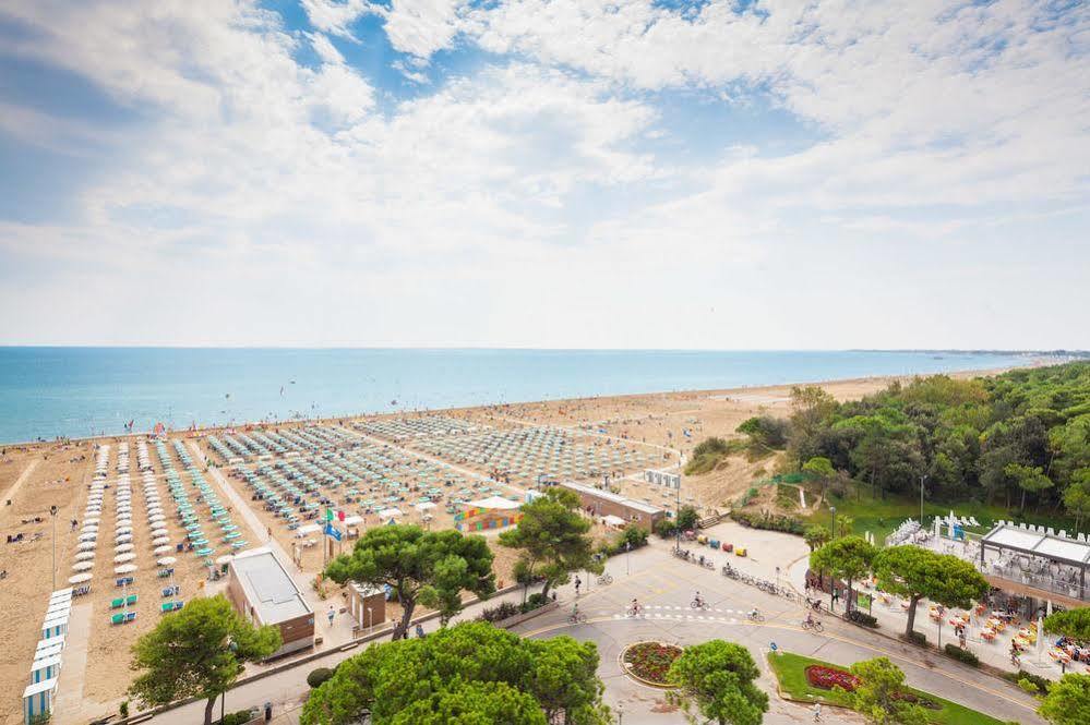 Hotel Gloria Lignano Sabbiadoro Exteriör bild