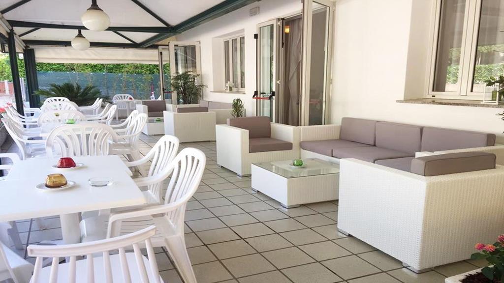 Hotel Gloria Lignano Sabbiadoro Exteriör bild